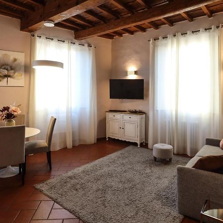 Santo Spirito - Elegante Appartamento In Pieno Centro Флоренция Экстерьер фото