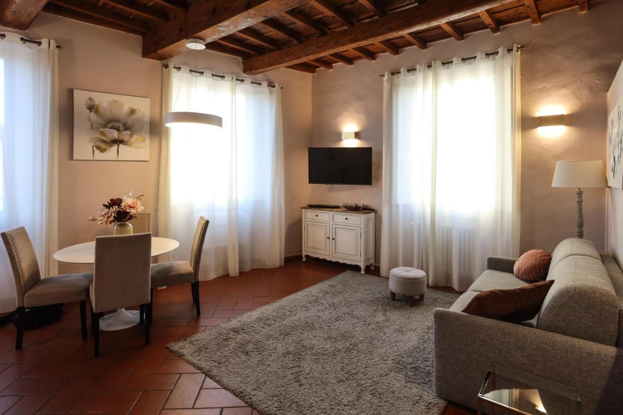 Santo Spirito - Elegante Appartamento In Pieno Centro Флоренция Экстерьер фото