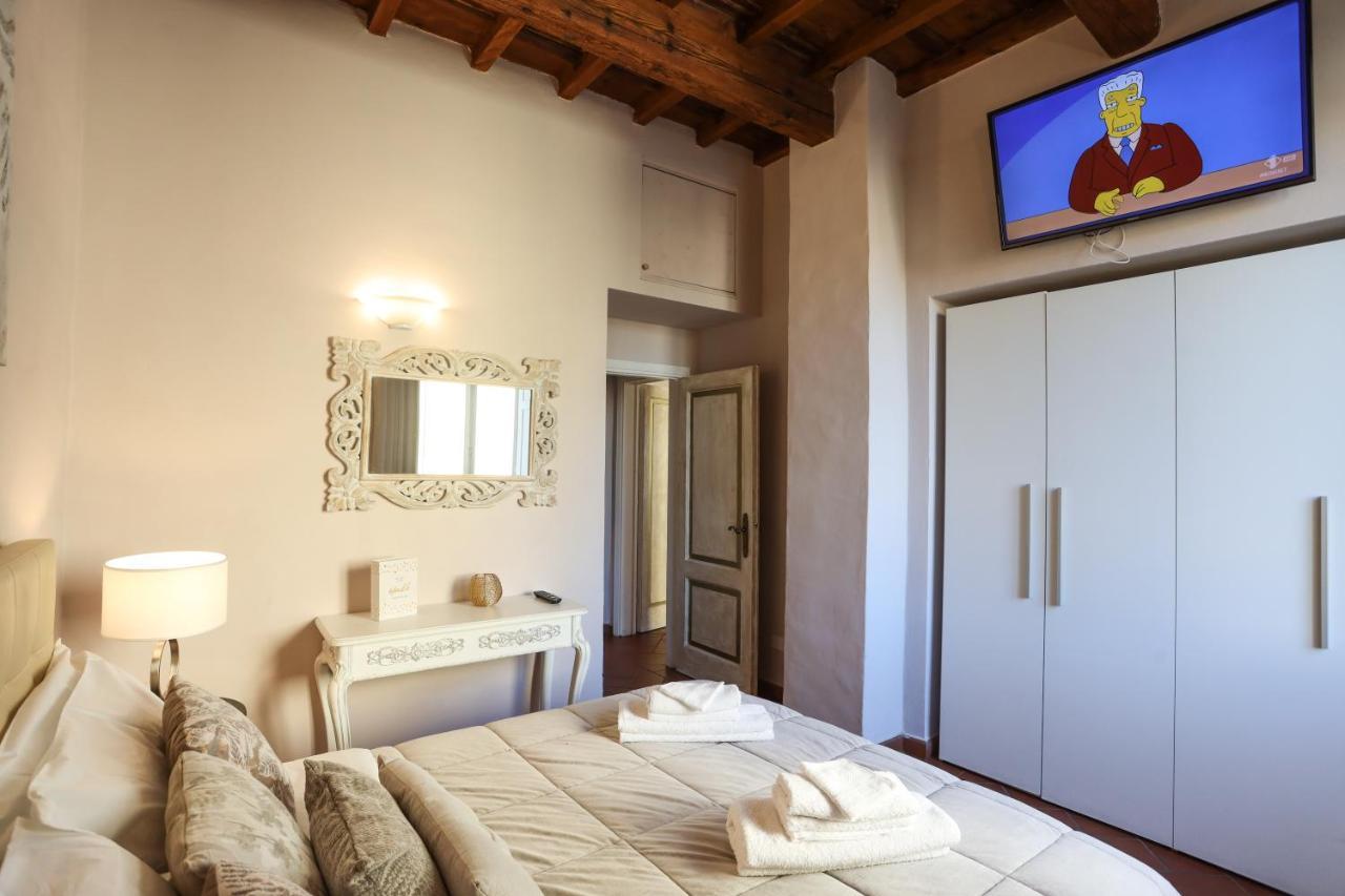 Santo Spirito - Elegante Appartamento In Pieno Centro Флоренция Экстерьер фото