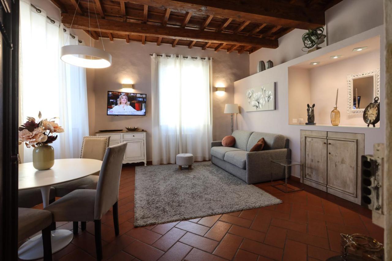 Santo Spirito - Elegante Appartamento In Pieno Centro Флоренция Экстерьер фото
