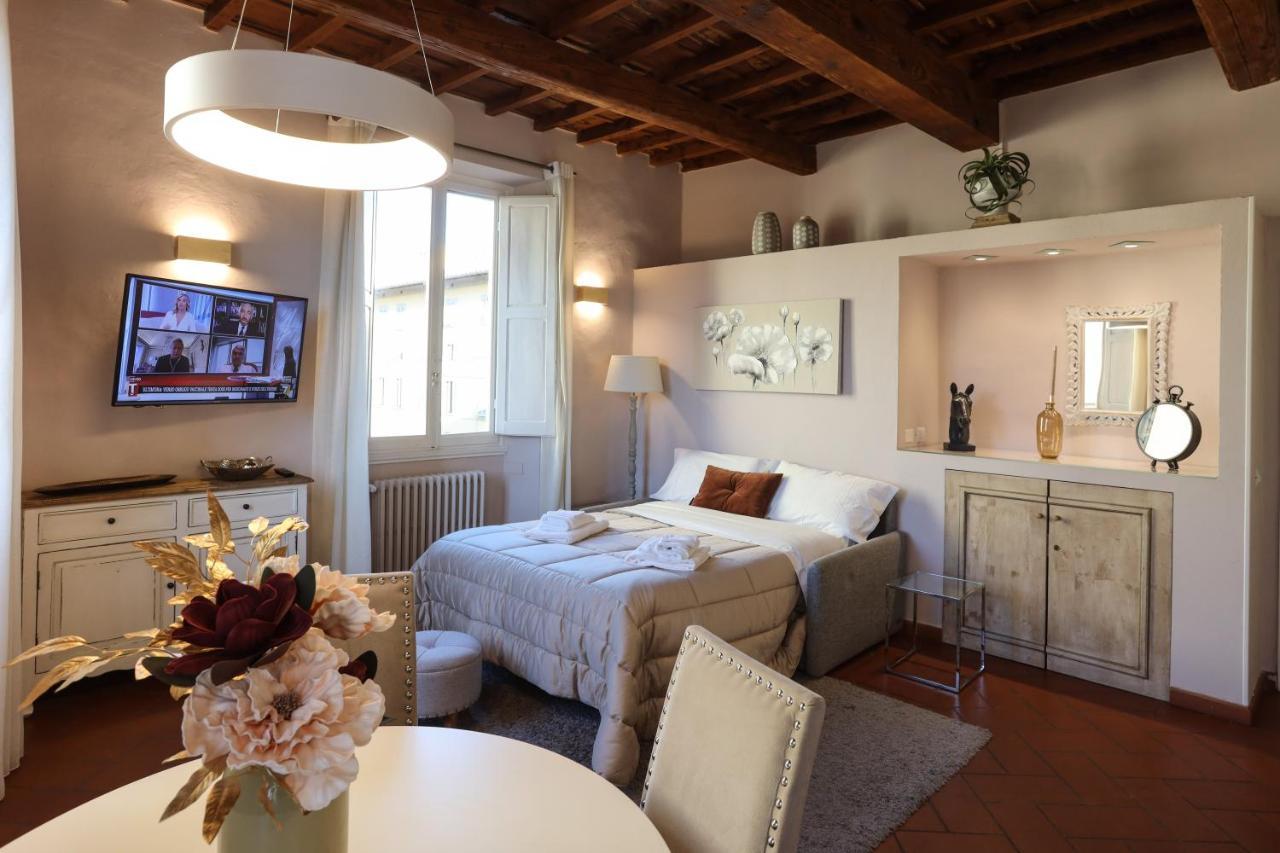 Santo Spirito - Elegante Appartamento In Pieno Centro Флоренция Экстерьер фото